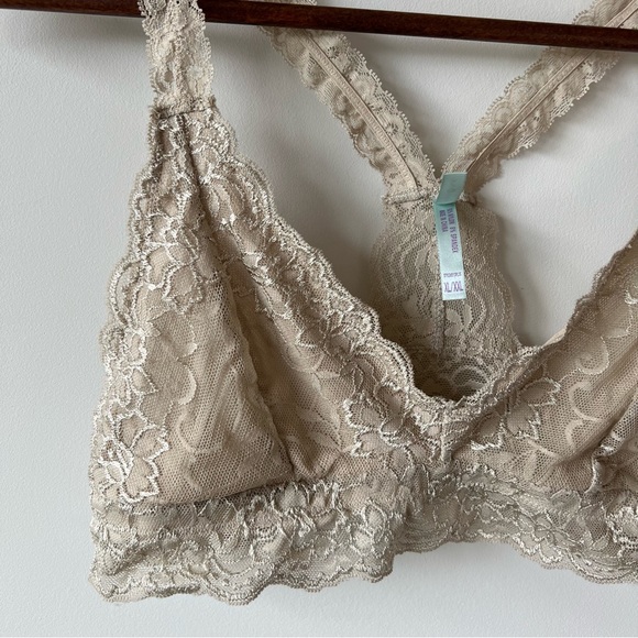 Lace Bralette - Picture 2 of 4